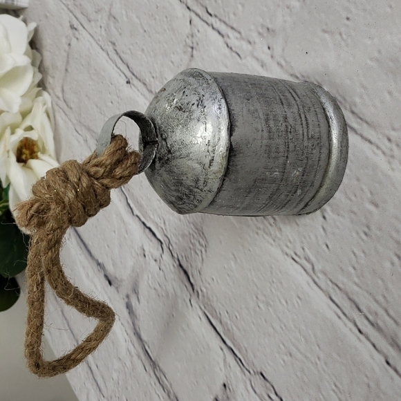 Set of 3 Cow Bell Ornaments Silver Pewter Look Metal & Rope Wood Clangor Medium - Picture 1 of 5